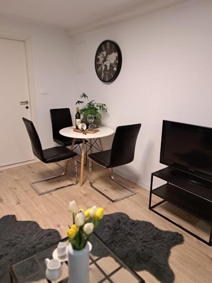 Studio Apartman Maris Zadar Exterior foto